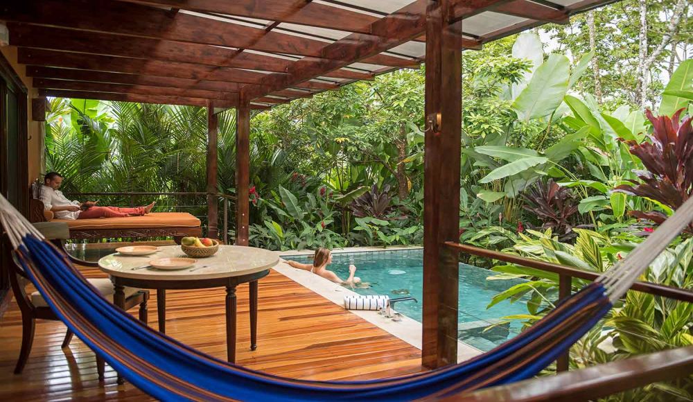 Privatrundreise Costa Rica, Pool, Hängematten, Nayara Springs Hotel