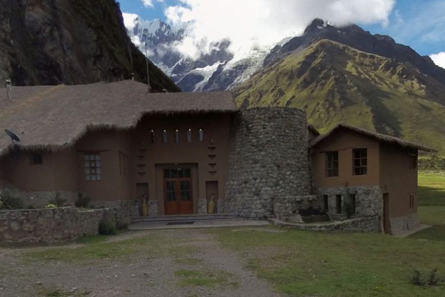 maßgeschneiderte Peru Reise, Lateinamerika, Außenansicht Salkantay Lodge, Mountain Lodges of Peru