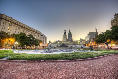 América Special Tours. Luxusreise durch Argentinien. Congress Square Buenos Aires.