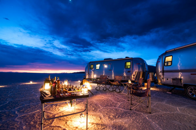 Deluxe Airstream Camper, Salar de Uyuni, Bolivien, Dry Season