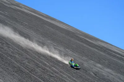 Sandboardin Cerro Negro León, Nicaragua