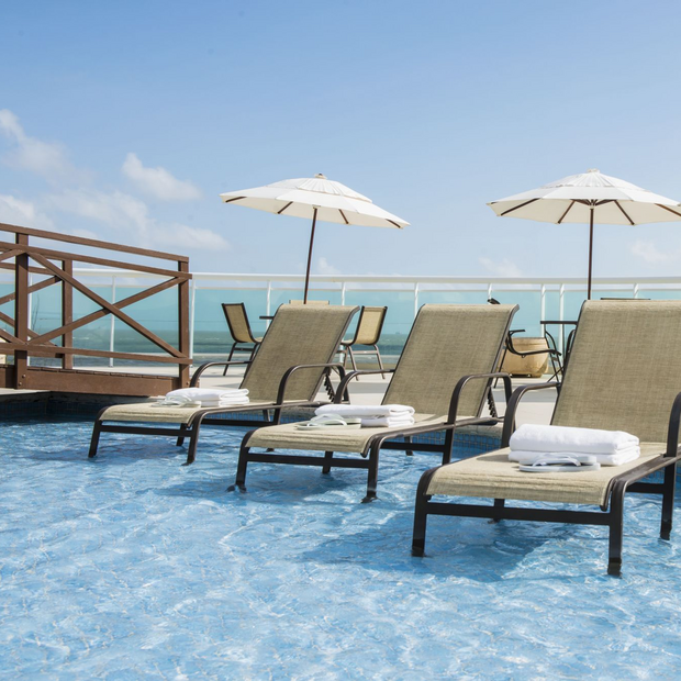 Luxusrundreise Brasilien, Sao Luis, Pool, Sonnenliegen