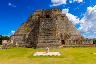 Mexiko bereisen, Mayastätte, Uxmal, Ballplatz, Geschichte, Kultur