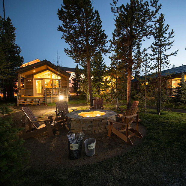 Garten, Explorer Cabins at Yellowstone, Montana, USA Reisen