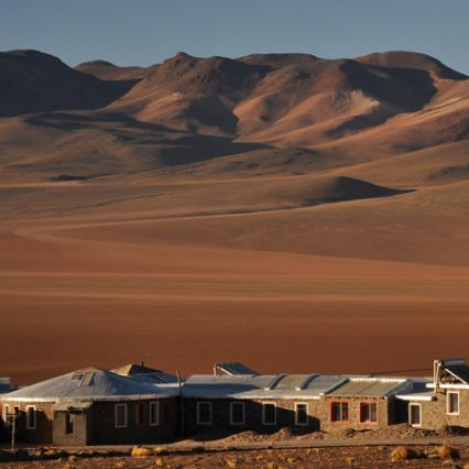 Individualreise Bolivien, Außenansicht, Hotel Tayka del Desierto, Tayka Wüste, Bolivien Reise