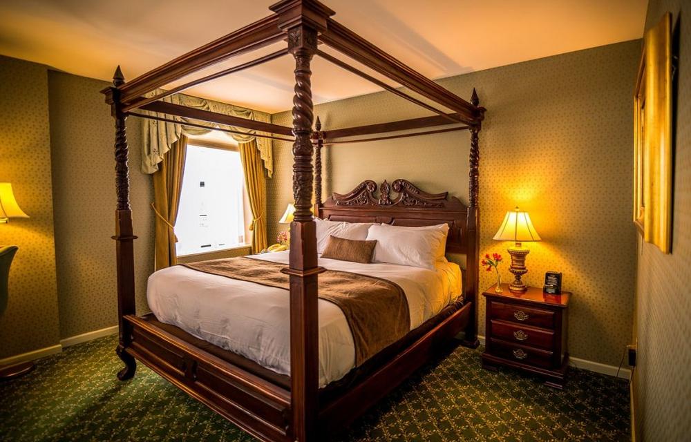 Zimmer, Landmark Inn, Hotel, Marquette, Michigan, Japan Rundreise
